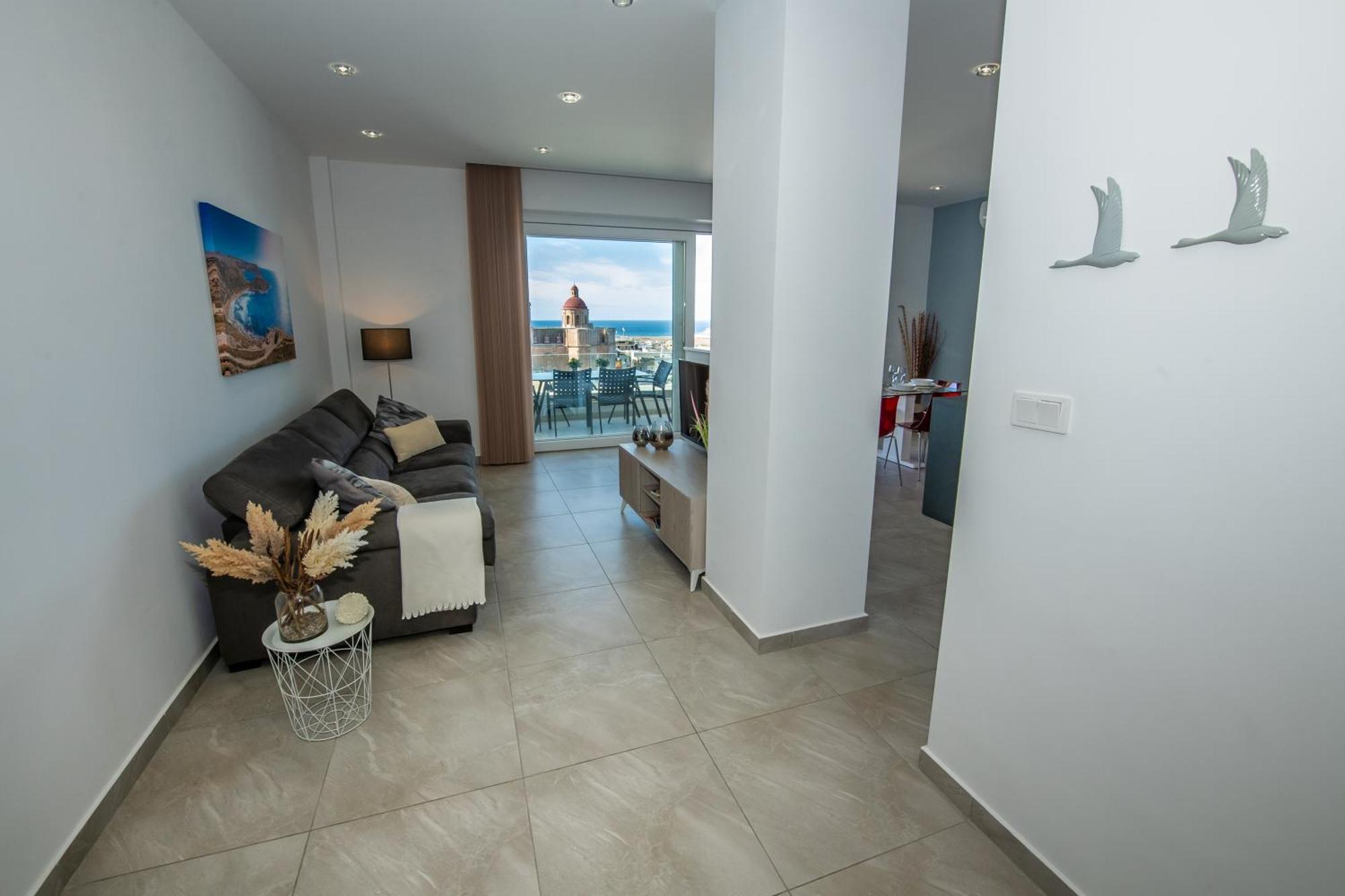 Clifftop Modern Apartment Мелліха Екстер'єр фото