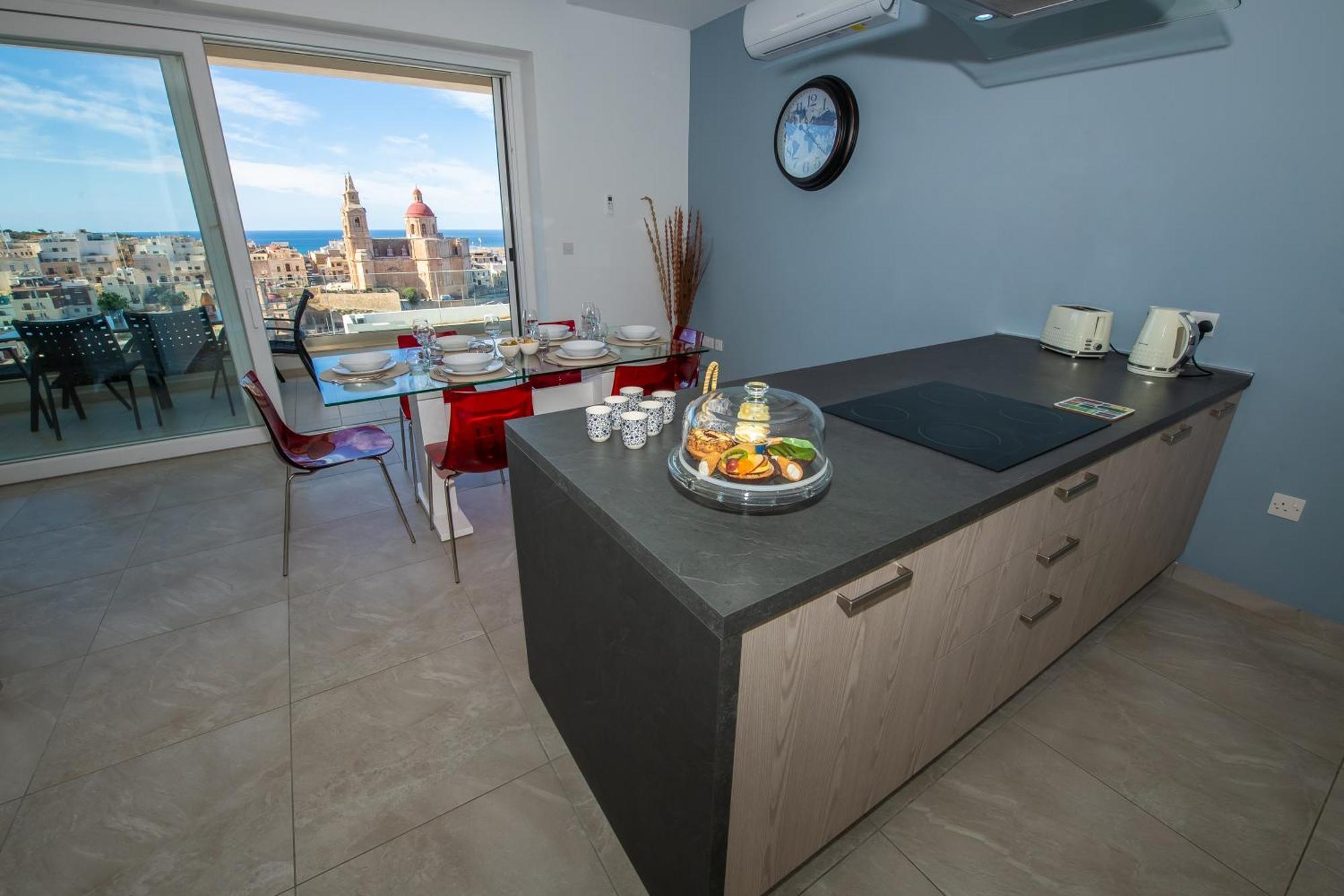 Clifftop Modern Apartment Мелліха Екстер'єр фото