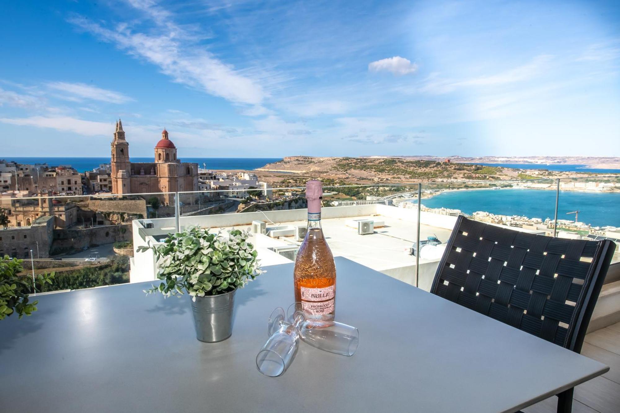 Clifftop Modern Apartment Мелліха Екстер'єр фото